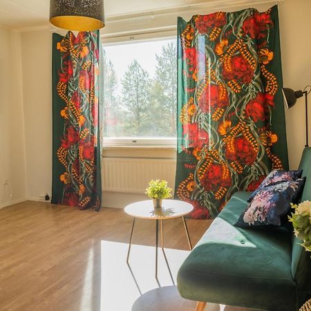 روفانييمي Design Apartment With Lake View, Sauna, Fireplace المظهر الخارجي الصورة