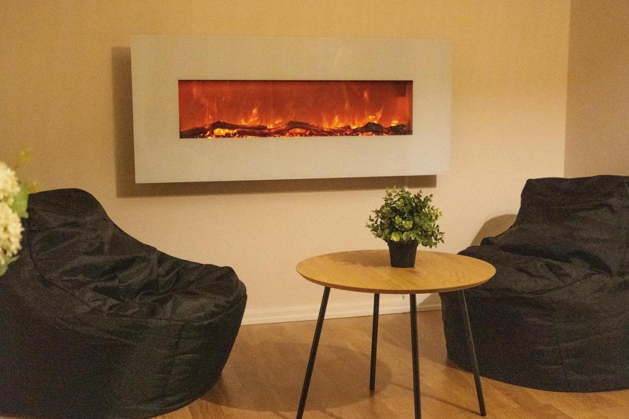 روفانييمي Design Apartment With Lake View, Sauna, Fireplace المظهر الخارجي الصورة