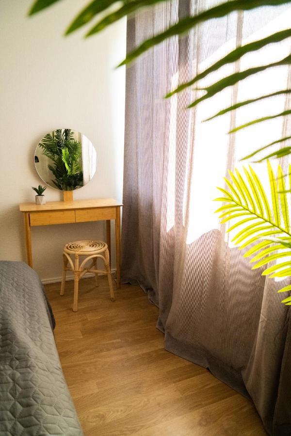 روفانييمي Design Apartment With Lake View, Sauna, Fireplace المظهر الخارجي الصورة